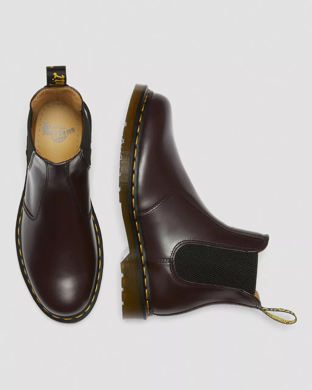 2976 Yellow Stitch Smooth Leather Chelsea Boots